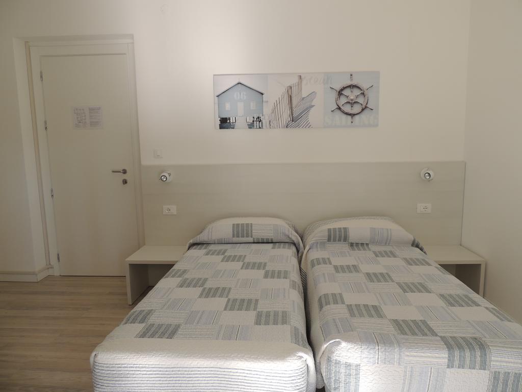 Hotel Ai Fiori Градо Экстерьер фото